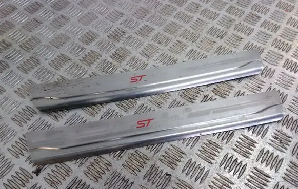 Ford Focus Front sill trim cover F1EJX13200AA