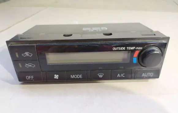 Nissan X-Trail T30 Climate control unit 275008H702