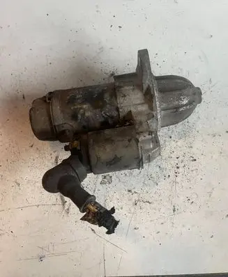 Subaru Forester SG Starter motor M000T2171