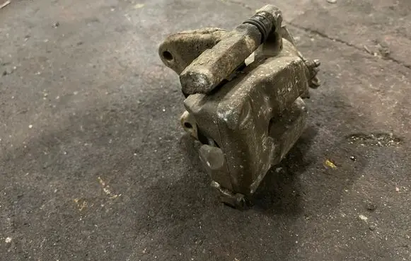 Renault Megane II Rear brake caliper 83712