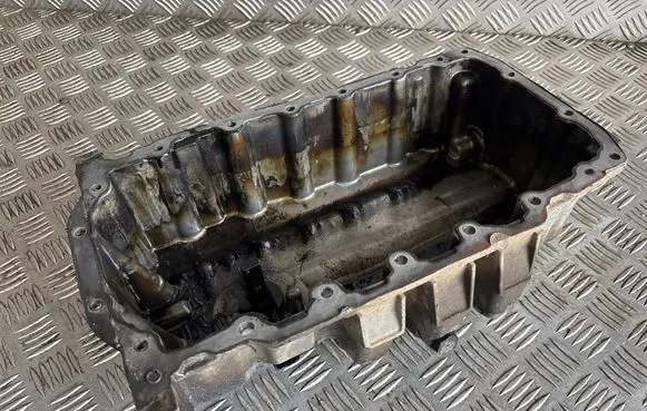 Volkswagen PASSAT B6 Oil sump 03G103603