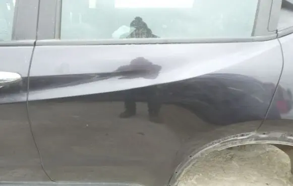 Honda HR-V Rear door