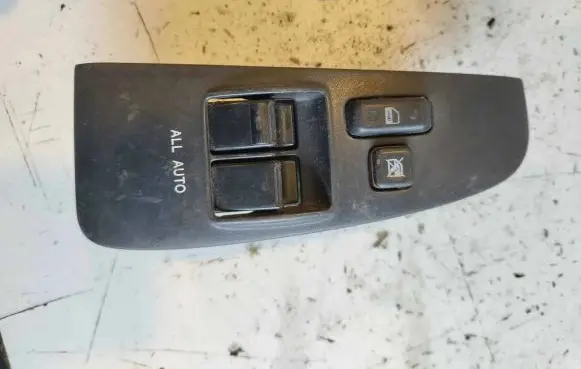 Toyota Avensis T250 Other switches/knobs/shifts 54035145