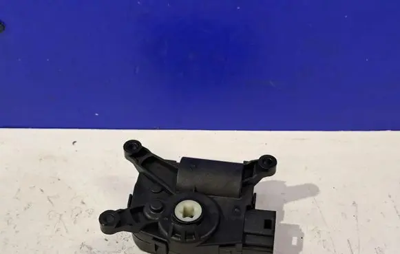 Polestar 2 A/C air flow flap actuator/motor 32226715
