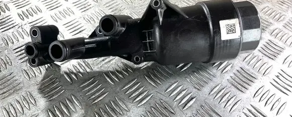 Mercedes-Benz GLA W156 X156 Oil filter mounting bracket 70321178