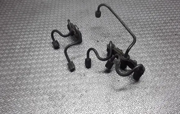 Toyota Yaris Fuel injector supply line/pipe 