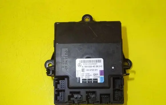 Mercedes-Benz A W169 Door control unit/module A1698204326 05072301
