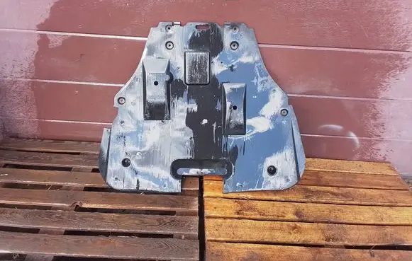 Engine splash shield/under tray