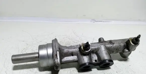 Opel Vivaro Master brake cylinder 425705