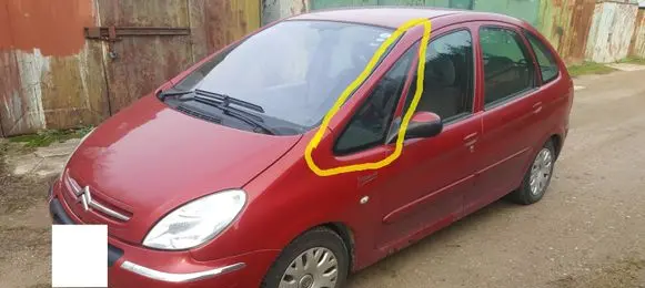 Citroen Xsara Picasso Front triangle window/glass 