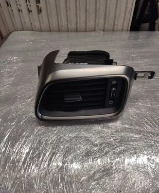 KIA Sorento Dash center air vent grill 97400C5910 171207 U917