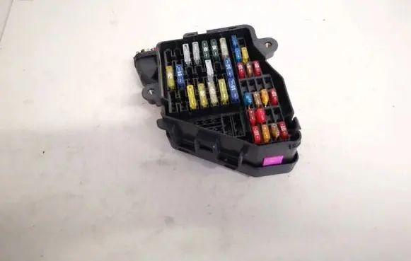Volkswagen PASSAT B5 Fuse box set