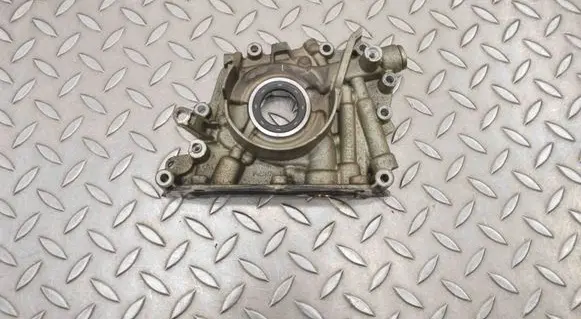 Volvo V40 Oil pump BM5G6600FC