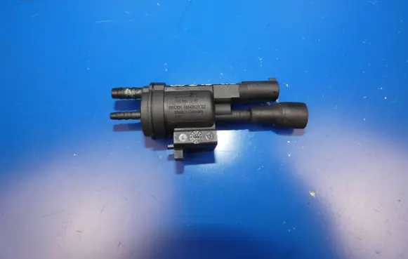 Mercedes-Benz B W246 W242 Turbo solenoid valve 0025407097 48B43625C02