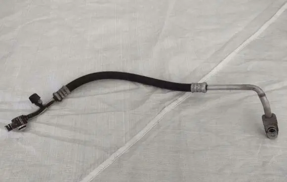 Subaru Legacy Air conditioning (A/C) pipe/hose 1029385