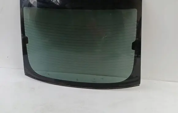 Ford Mustang V Rear side window