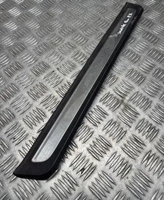 Front sill trim cover