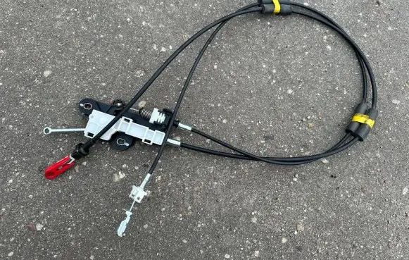 Mitsubishi Pajero Gear shift cable linkage MR410834