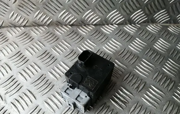 Renault Megane II Steering wheel lock 8200033233
