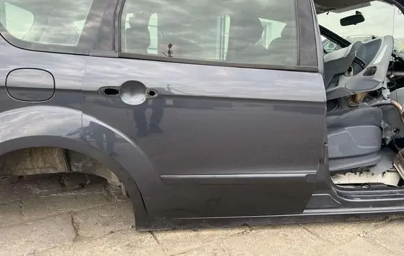 Rear door