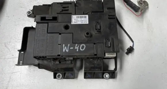 Volkswagen Touareg II Fuse box set 7P0937548F 109564