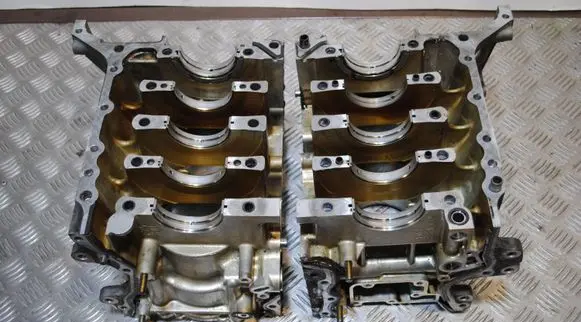 Subaru Outback Engine block R173673 AO185605