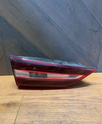 Opel Grandland X Tailgate rear/tail lights YP00016380 81670102