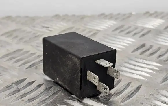 Audi A4 S4 B5 8D Other relay 4D0907131 D11301