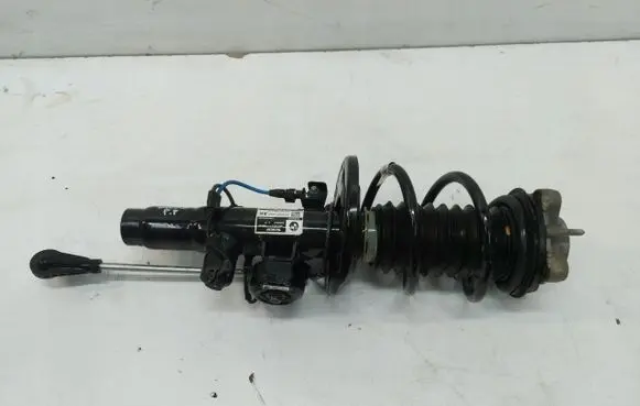 BMW 3 G20 G21 Front shock absorber/damper 6895062