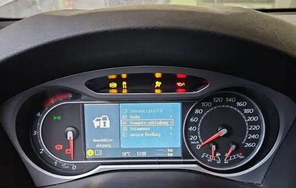 Speedometer (instrument cluster)