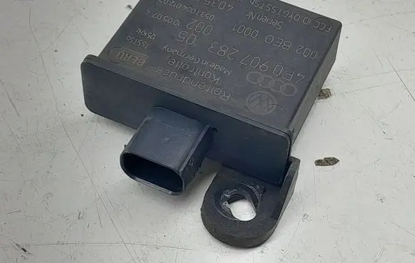 Volkswagen Phaeton Tire pressure control unit 4F090728305