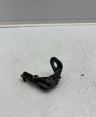 Jaguar XE Fender mounting bracket GX7316290AD