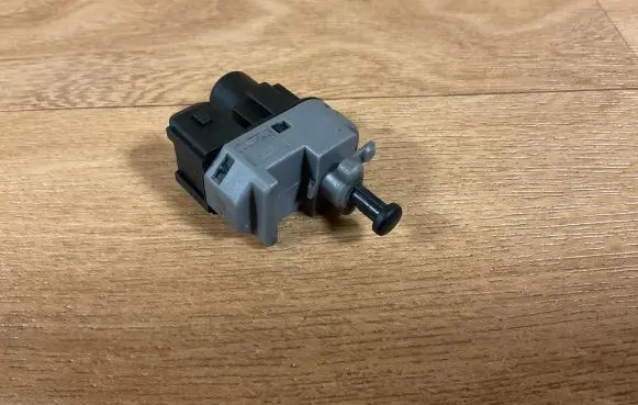 Ford Mondeo Mk III Brake pedal sensor switch 1S7113480AA