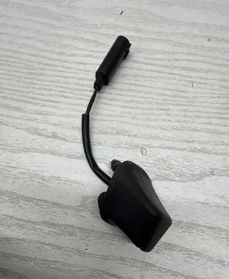 BMW 3 E92 E93 Windshield washer spray nozzle 713129906