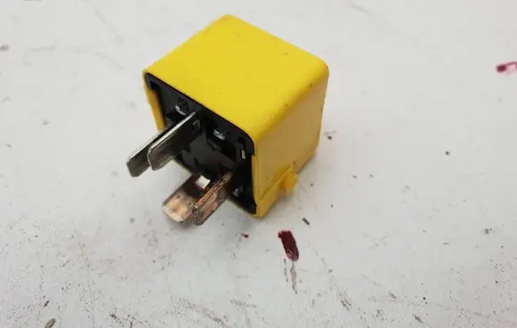 BMW 5 E34 Other relay 1378301 61311378301