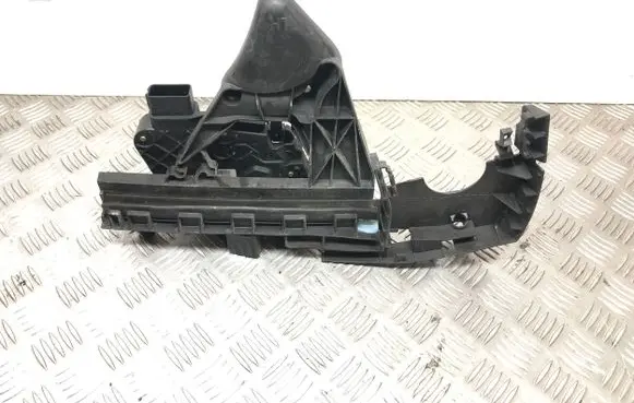 Volvo S40 Front door lock 30663576 992770 9240005