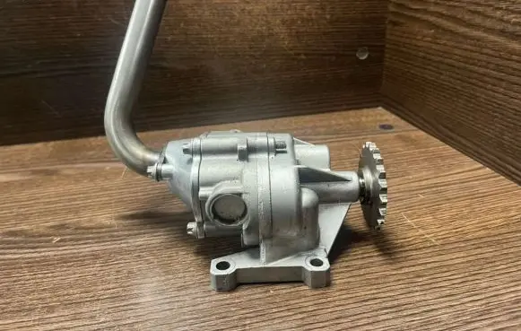 Mercedes-Benz Vito Viano W639 Oil pump A6121810047