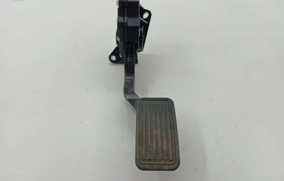 Mazda CX-7 Accelerator throttle pedal K42387360 L206 05M19E00012
