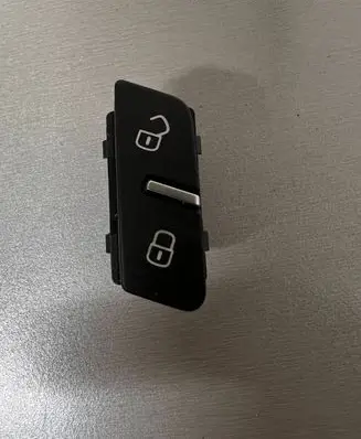 Volkswagen Touareg II Central locking switch button 7P6962126A 223206S