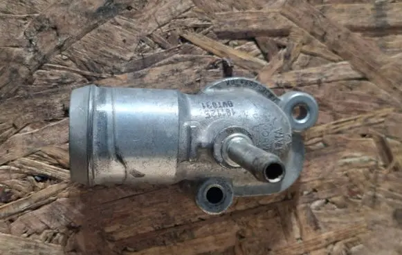 Ford Mustang VI Thermostat housing FR3E8594BA