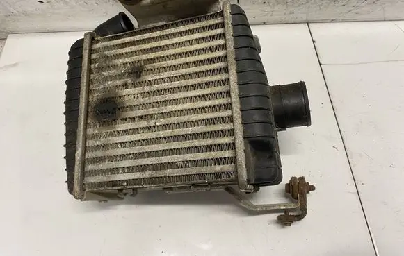 Hyundai Trajet Intercooler radiator 2827027120 28270-27120