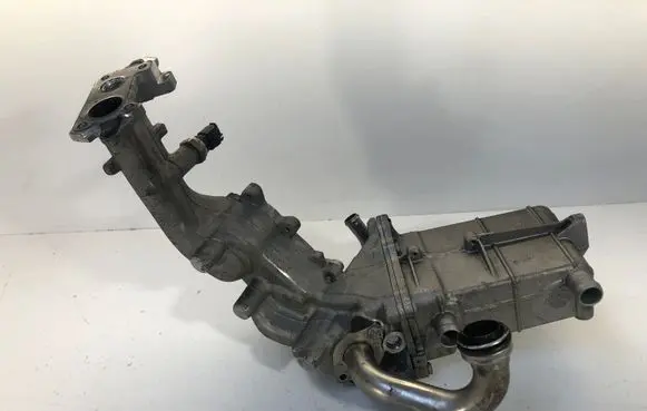 Mercedes-Benz C AMG W204 EGR valve cooler A6461401608
