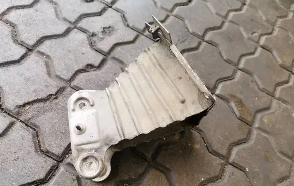 Opel Zafira B Front bumper shock/impact absorber 