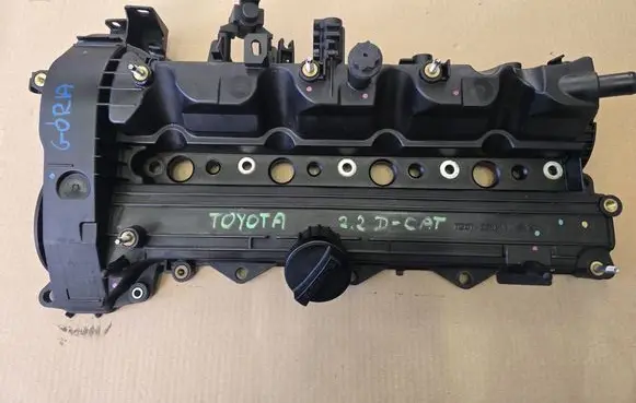 Toyota Avensis T270 Rocker cam cover 112010R041