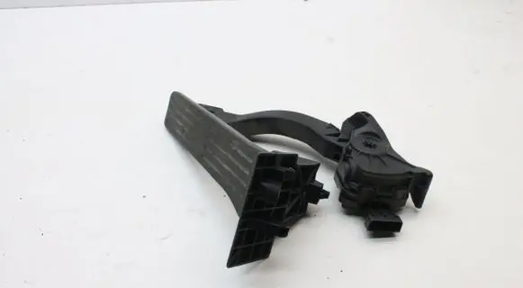 KIA Sorento Accelerator throttle pedal