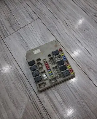 Renault Clio III Fuse box set 902665A