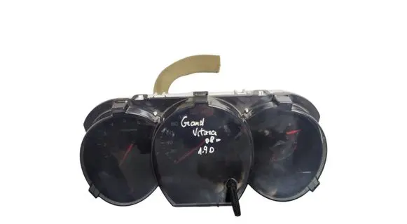 Suzuki Grand Vitara II Speedometer (instrument cluster) 3411067JA0 VP7SUF10849JA 3411067JA