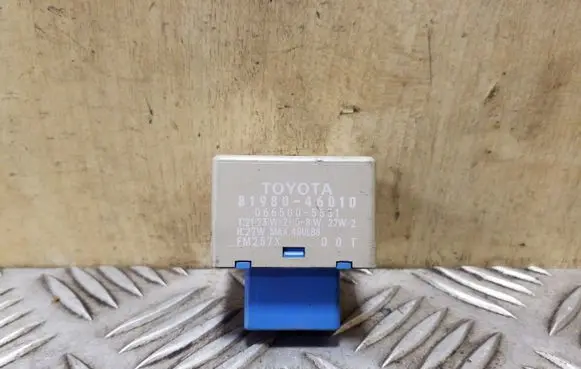 Toyota RAV 4 (XA30) Hazard warning light relay 8198046010 0665005531
