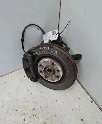 Citroen Xsara Picasso Front wheel hub