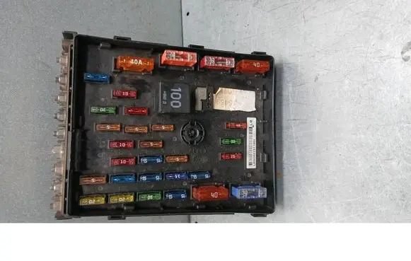 Volkswagen PASSAT B6 Fuse box set